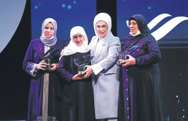 baskan-recep-tayyip-erdogan-nato-olaganustu-zirvesi-donusu-onemli-degerlendirmelerde-bulundu-1648245287911.jpeg Başkan Recep Tayyip Erdoğan NATO Olağanüstü Zirvesi dönüşü önemli değerlendirmelerde bulundu-3