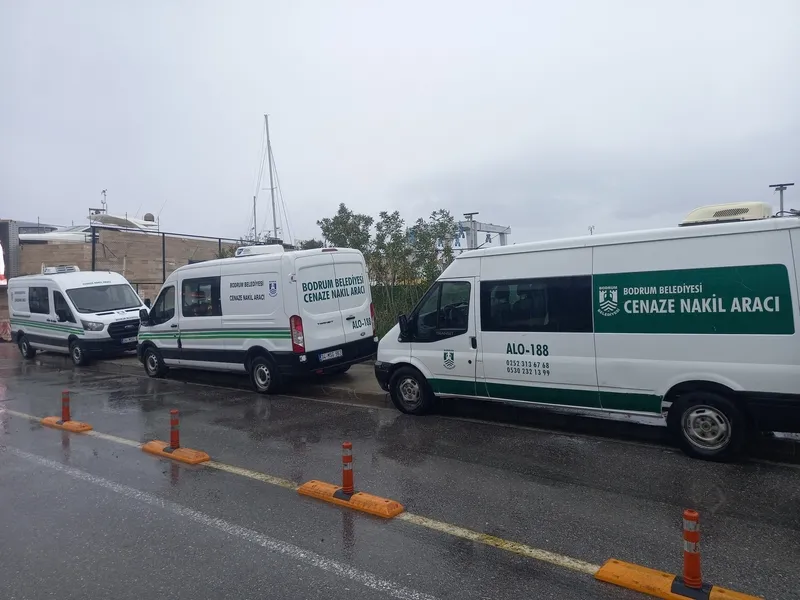 bodrumda-kacak-gocmen-botu-batti-11-kisi-oldu-21-kisi-kurtarildi-1775031561270.jpeg Bodrum’da kaçak göçmenleri taşıyan bot battı: 19 ölü, 20 yaralı | Bilanço ağırlaşıyor-5