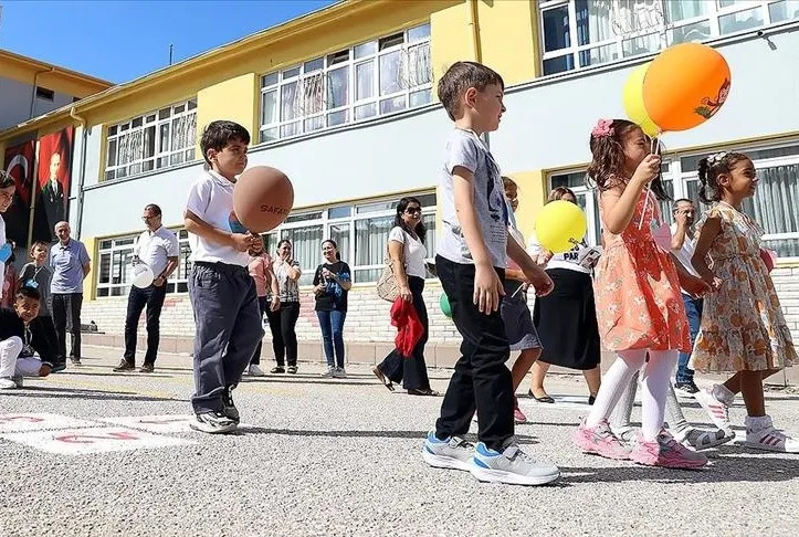 Okullar ne zaman açılacak? Özer tarihi duyurdu
