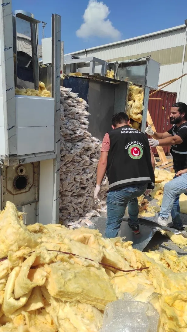 Son dakika: İstanbul'da zehir tacirlerine büyük darbe! 2 ton 91 kg ağırlığında, 12,3 milyon adet uyuşturucu hap ele geçirildi-3