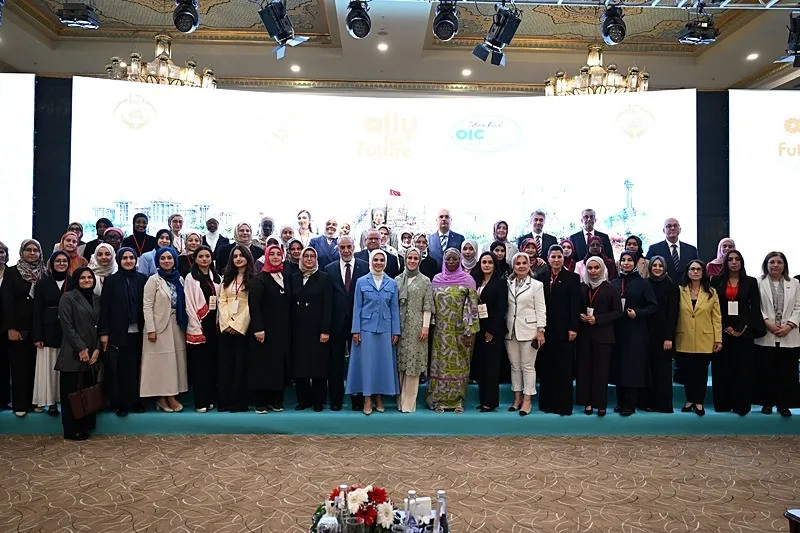 1782138186276.jpeg ALLY for Future Kurucusu Dr. Esra Albayrak Batı'nın illüzyonunu bozdu! "Müslüman kadına biçilen rol hiç değişmedi"-8