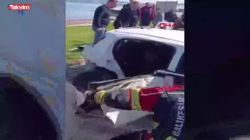 Ayvalık’ta feci kaza! İki otomobil çarpıştı: 6 yaralı