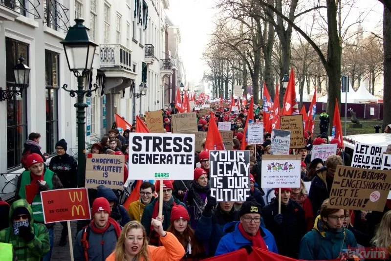 Hollanda'da hükümet karşıtı protesto