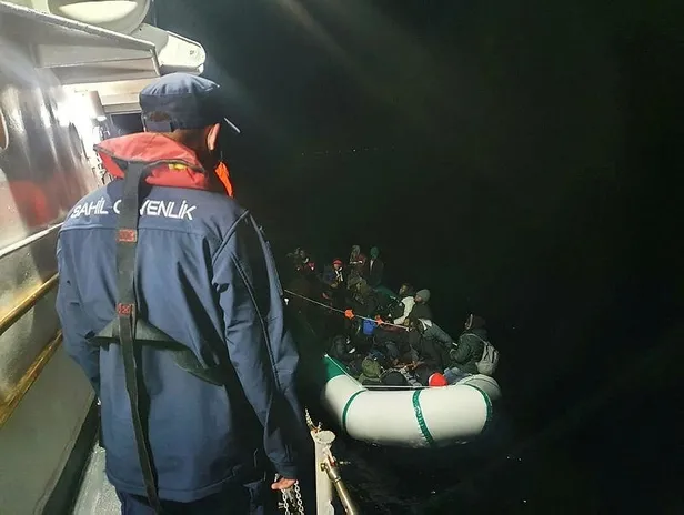 Türk kara sularına geri itilen 53 düzensiz göçmen İzmir açıklarında kurtarıldı-1