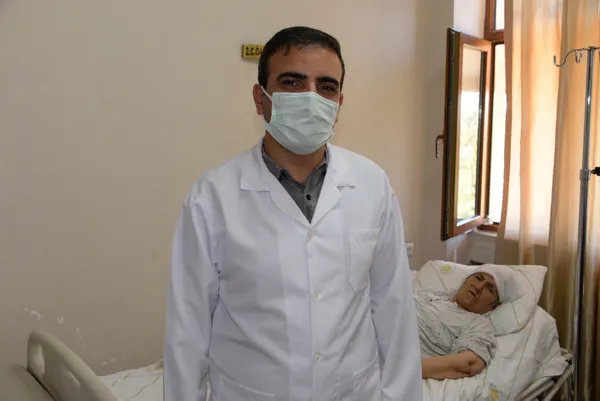 diyarbakirda-72-yasindaki-kadin-korona-nedeniyle-15-yil-hastaneye-gitmedi-uylugundaki-5-kiloya-ulasan-tumor-ameliyatla-alindi-1624006135394.jpg Diyarbakır'da 72 yaşındaki kadın korona nedeniyle 1,5 yıl hastaneye gitmedi! Uyluğundaki 5 kiloya ulaşan tümör ameliyatla alındı-10