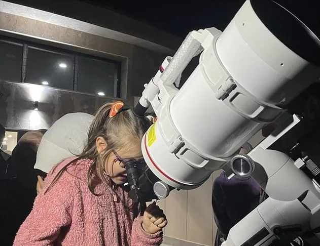 Trabzon’da öğrenciler dolunayı gözlemledi