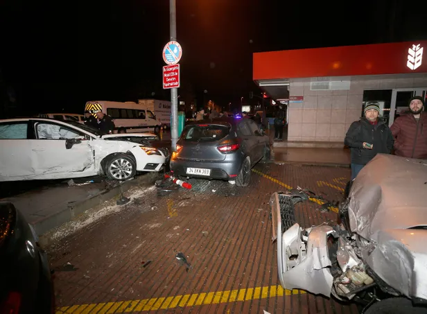 Beşiktaş'ta feci kaza! Ortalık savaş alanına döndü-6