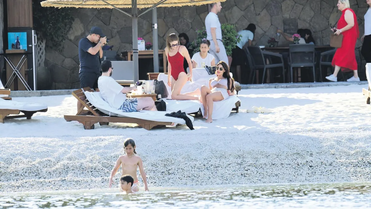 Mustafa Sandal'ın eşi Melis Sütşurup modelliğe soyundu! Sandal eline kamerayı aldı: Güzeller güzeli eşi pozdan poza girdi