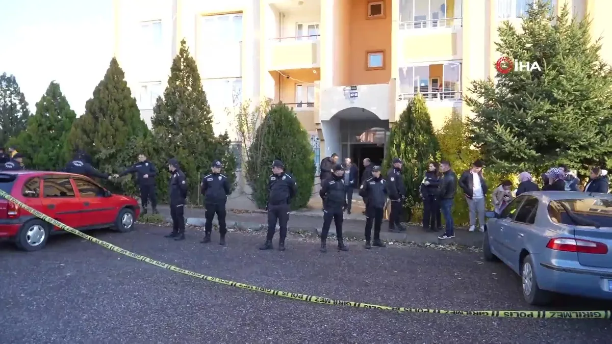 Sır ölüm! Bir evde 2 ceset bulundu!