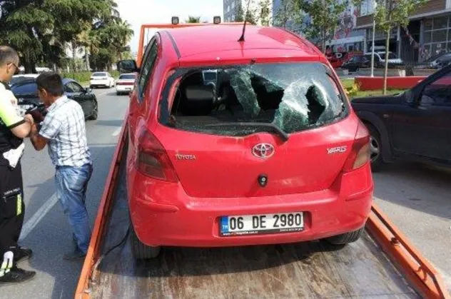 Samsun'da otomobil yayalara çarptı: 2 yaralı