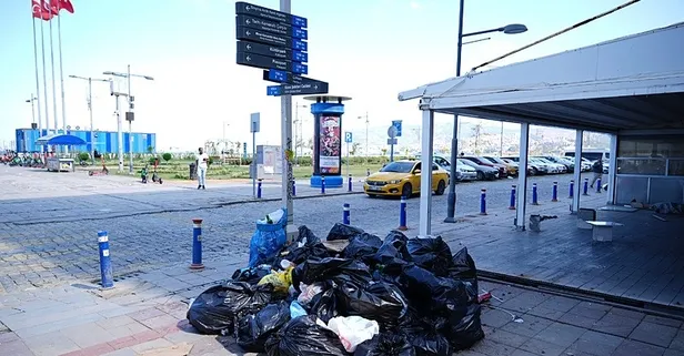 İşte İzmir'deki çöp yığınlarından yeni görüntüler! Grevin 4'üncü gününde değişmeyen manzara | Ulaşım durma noktasına geldi sokaklar koktu