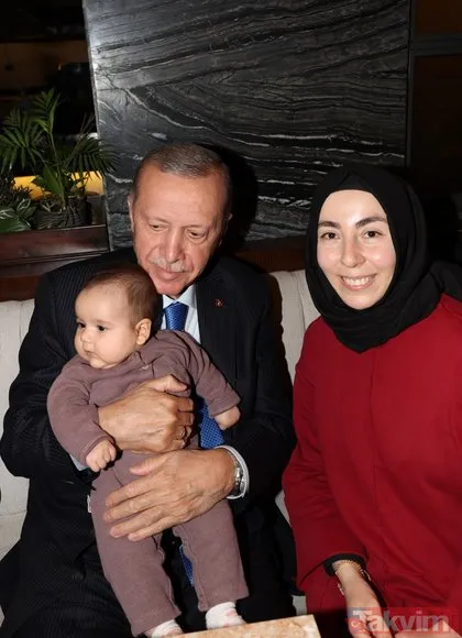Başkan Erdoğan’dan iftar sonrası sürpriz kafe ziyareti! Vatandaşlarla sohbet etti, fotoğraf çektirdi! Minik bebeği sevdiği anlar tebessüm ettirdi