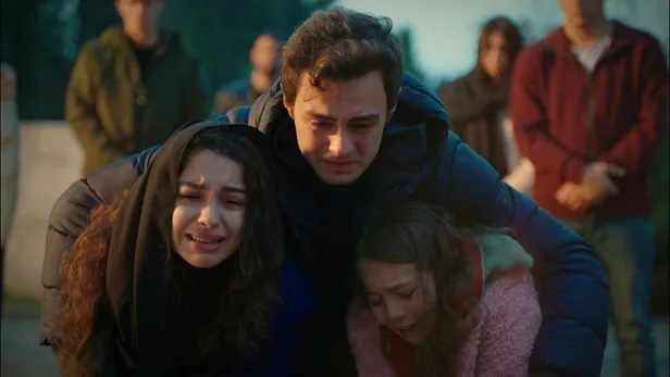 kardeslerimin-yildizi-yalniz-kurta-geciyor-iddialari-buyuk-yanki-uyandirdi-dengeleri-altust-edecek-1642534279853.jpg Büyük yankı uyandırdı dengeleri altüst edecek! Kardeşlerim'in yıldızı Yalnız Kurt'a geçiyor iddiaları!-2