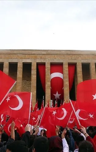 19 Mayıs Atatürk'ü Anma, Gençlik ve Spor Bayramı törenlerle kutlanıyor
