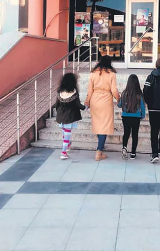 Bu bir annenin zaferi haberidir! Eski eşinin DNA'sını değiştirmeyi başardı...