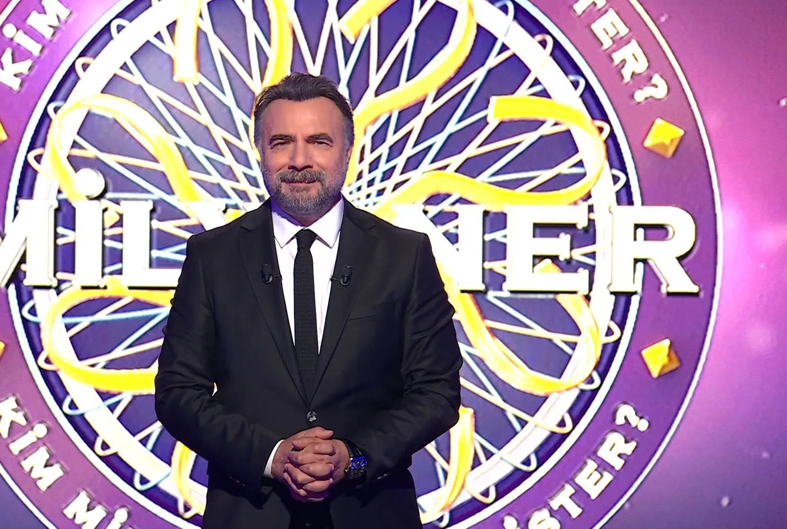 2024’te trafiğe kaydı yapılan otomobiller arasında rengi hangisi olanların sayısı en fazla olmuştur?