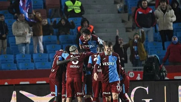 Bordo-Mavililer sezonun en iştahlı maçını oynadı K.Gümrükü 5 golle yıktı
