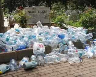 İstanbul’da mezarlıklar çöp yığınlarıyla doldu