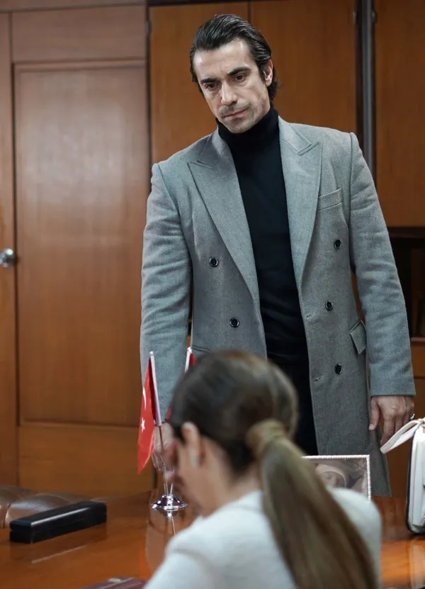 fikret-ile-hakanin-zor-anlari-bir-zamanlar-cukurova-126-bolum-2-fragmani-yayinlandi-benim-acilen-lubnana-gitme-1646078475439.jpg Fikret ile Hakan’ın zor anları! Bir Zamanlar Çukurova 126. bölüm 2. fragmanı yayınlandı: “Benim acilen Lübnan’a gitmem lazım”-3