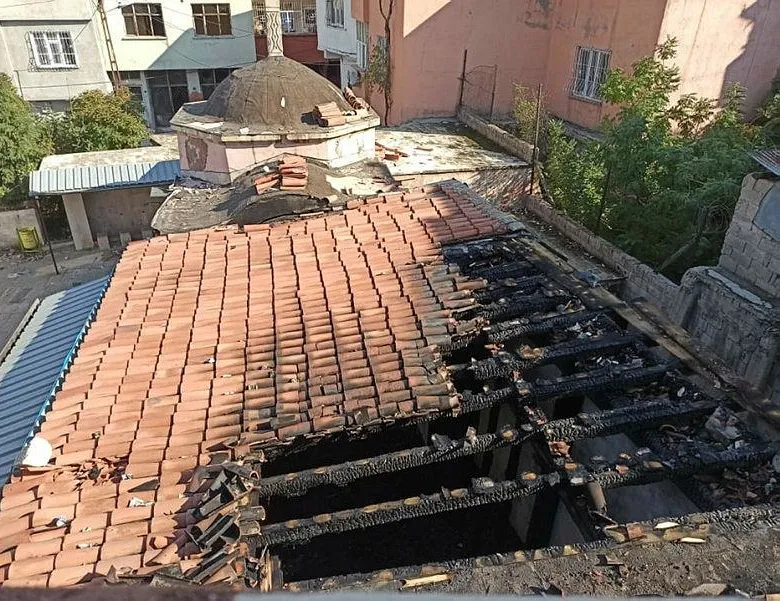 Siirt’te tarihi camide yangın