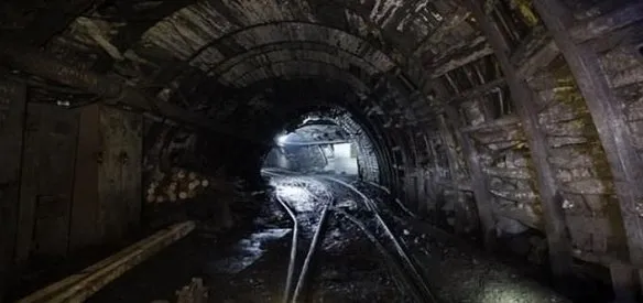 Çin'de maden ocağında çıkan yangında 21 kişi öldü.