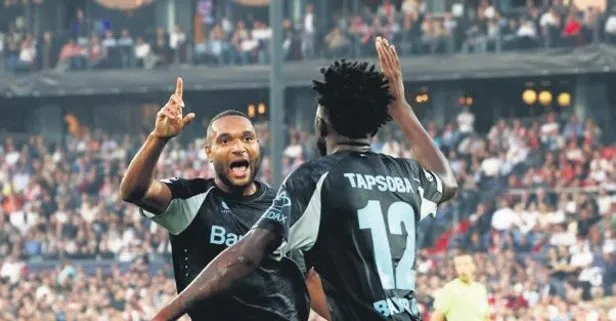 Leverkusen Feyenoord’u topa tuttu