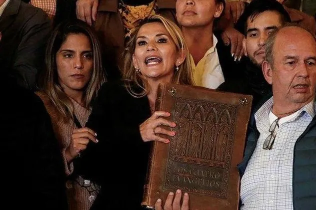 Bolivya'da geçici devlet başkanı belli oldu
