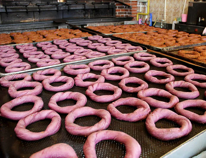 Edirneli fırıncıdan mor simit üretimi!