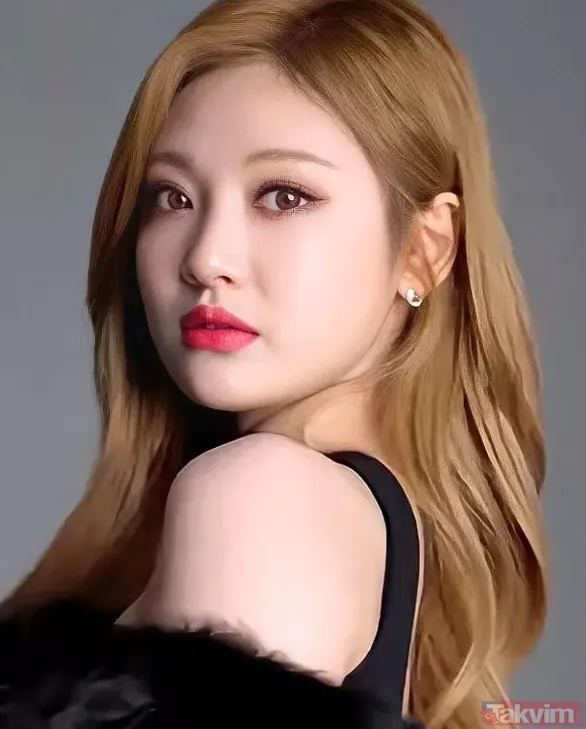 Dünyanın en güzel kızı ünvanını 6 yaşındayken almıştı siz bir de onu şimdi görün! Annesiyle poz paylaşınca olanlar oldu - 32