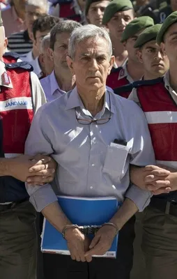 Akın Öztürk: "Darbeyi dış destekli FETÖ yaptı"