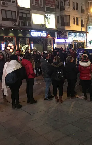 Bunu da gördük! Eskişehir'de ucuz su kuyruğu!