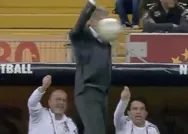 Şenol Güneş neye uğradığını şaşırdı! Kart isterken top çarptı