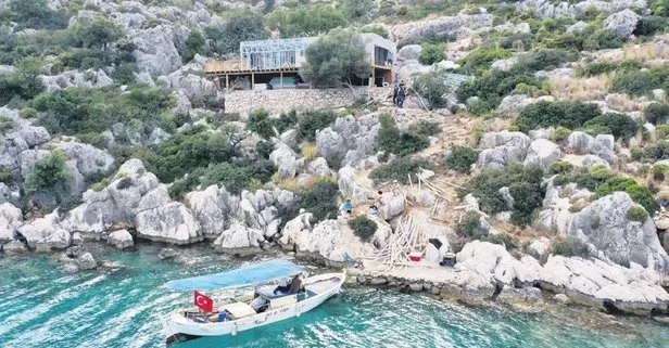 Antalya Demre’de doğal sit alanına dikilen villa söküldü!