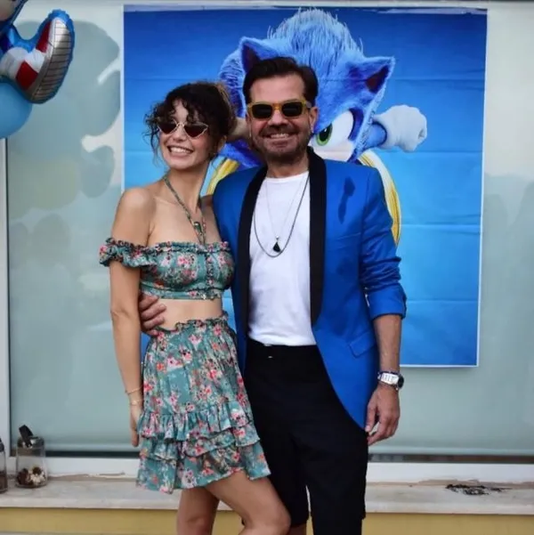 kenan-dogulu-ile-aybuke-pusatin-dansi-sosyal-medyanin-gundeminde-yorumlarin-ardi-arkasi-kesilmedi-beren-saat-g-1667600413266.jpg Kenan Doğulu ile Aybüke Pusat’ın dansı sosyal medyanın gündeminde! Yorumların ardı arkası kesilmedi: “Beren Saat görmesin...”-7