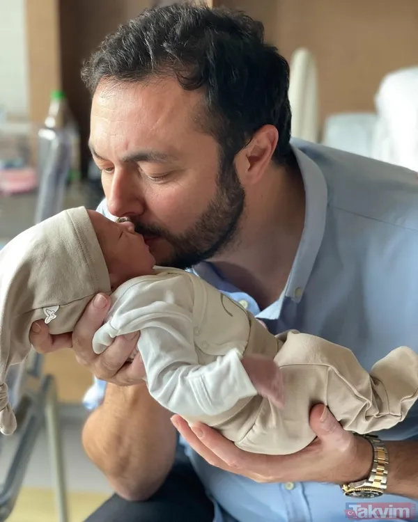 Yeni yıl öncesi aile pozunu yayınlayan Bengü’nün minik kızı dikkat çekti! Annesinin birebir kopyası olan Zeynep sosyal medyayı salladı - 16