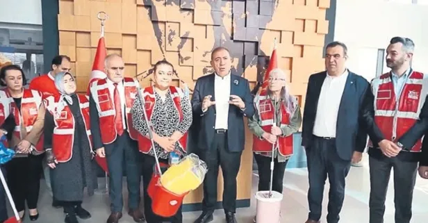 CHP İstanbul İl Başkanlığı'nda kaka temizliği