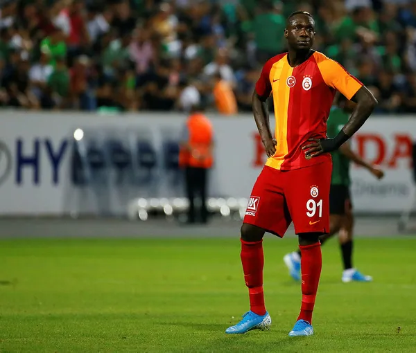 galatasarayda-disiplinsiz-diagneye-ceza-kapida-1626125672906.jpg Galatasaray’da disiplinsiz davranan Diagne’ye ceza kapıda-2