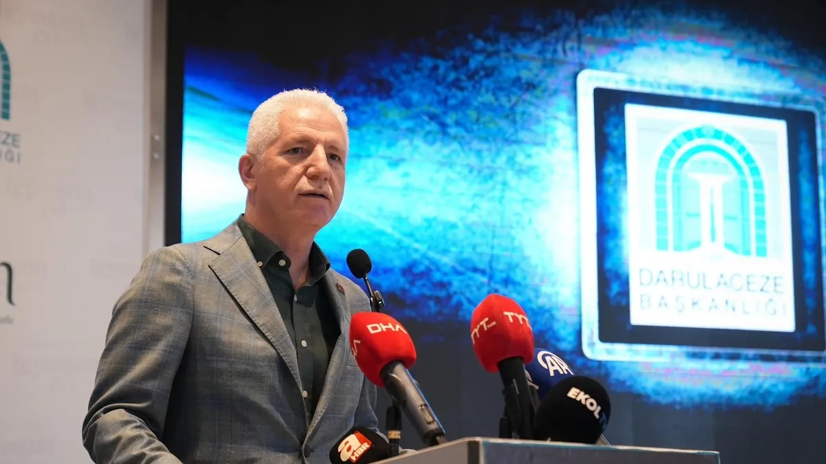 İstanbul Valisi Davut Gül'den bayramda Darülaceze ziyareti: Bizler bir aileyiz