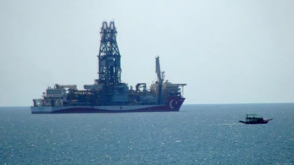 abdulhamid-han-sondaj-gemisi-yeni-seferi-icin-mersin-aciklarinda-bekliyor-1691667112383.jpeg Abdülhamid Han sondaj gemisi yeni seferi için Mersin açıklarında bekliyor-3