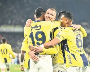 Kanarya kupada sahne alıyor