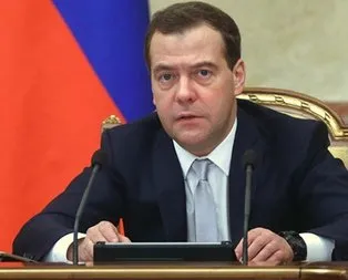 Medvedev yeniden seçildi!