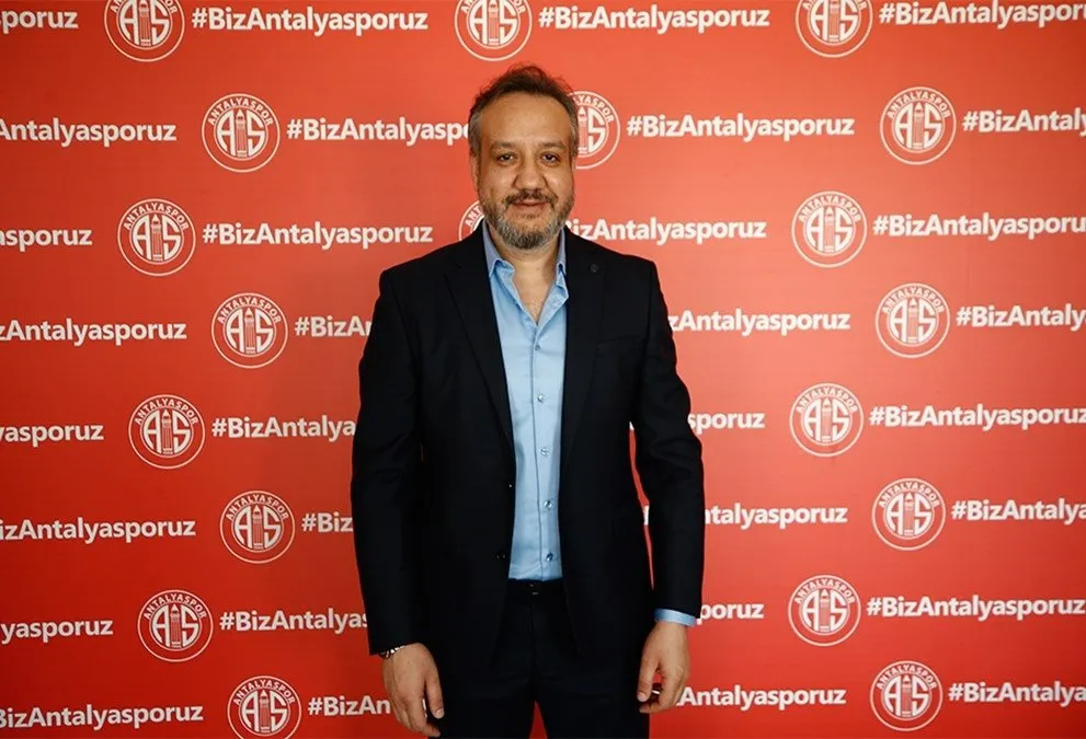 Beşiktaş’ın istediği teknik adam hakkında başkandan açıklama: Oraya gitmesi
