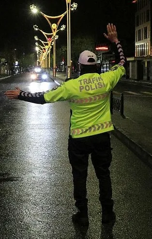 SON DAKİKA: Tam kapanmadan muaf olanlar dikkat! "Görev belgesi"ni ibraz etmek zorunlu