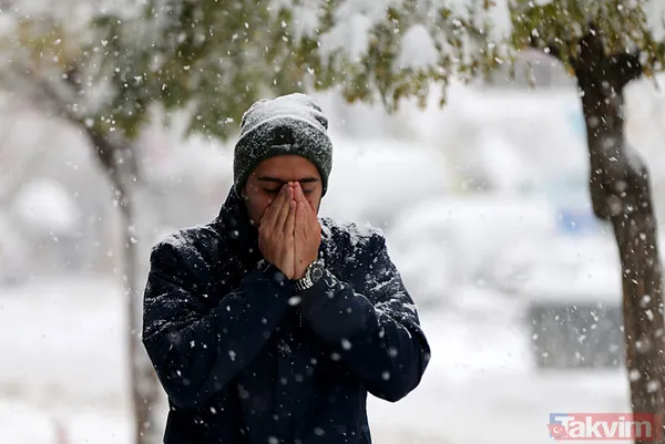 Iğdır: 53 Köy Yolu Kar Altında Iğdır'da etkili olan kar ve tipi nedeniyle 53 köy yolu ulaşıma kapandı. İl Özel İdaresine bağlı ekipler, greyderlerle yol açma...