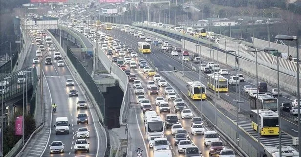 İstanbul’da yine trafik çilesi | YOL DURUMU