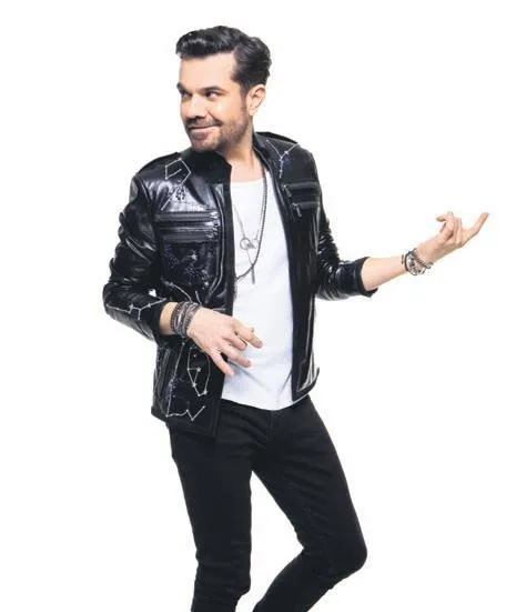 simge-sagin-sahnede-gozyaslarina-boguldu-beni-aglattiginiz-icin-tesekkur-ederim-1634593101364.jpeg Simge Sağın sahnede gözyaşlarına boğuldu: "Beni ağlattığınız için teşekkür ederim"-7