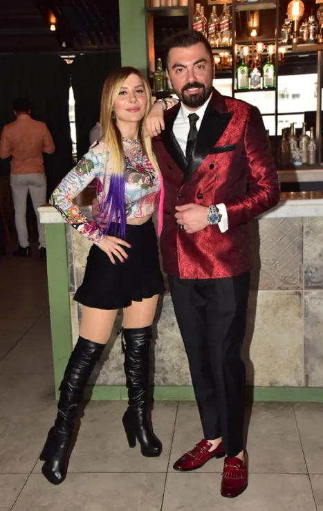 evren-yaslak-yeni-yasinda-cemiyet-hayatini-bulusturdu-1617031604474.jpg Evren Yaşlak yeni yaşında cemiyet hayatını buluşturdu-1