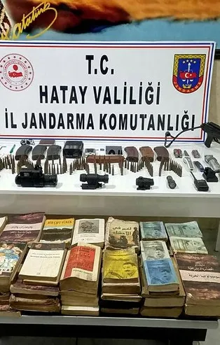 Son dakika: Amanoslar'da terör örgütü PKK'lı teröristlere ait patlayıcı mühimmat ve yaşam malzemeleri bulundu