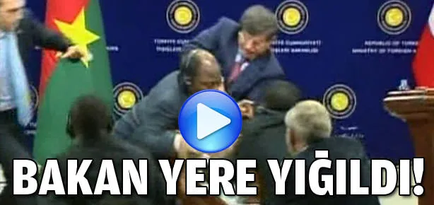 Bakan yere yığıldı