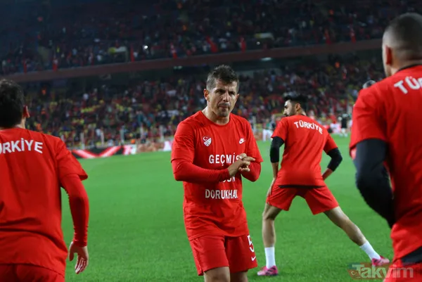 Fenerbahçe ve Milli Takımımızın kaptanı Emre Belözoğlu: Her Türk vatandaşı Barış Pınarı Harekatı'nı desteklemeli - 18